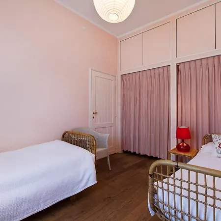 Sleeps 12 Pool Wifi Villa