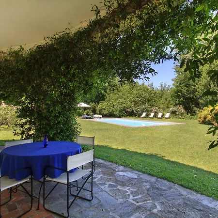 Villa Sleeps 12 Pool Wifi *