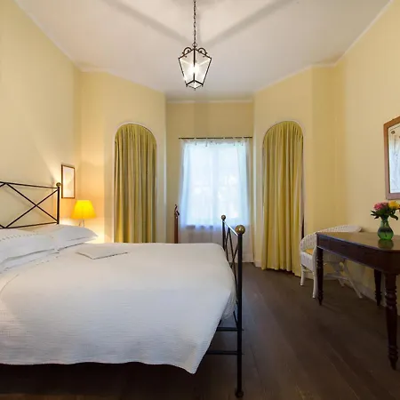Sleeps 12 Pool Wifi