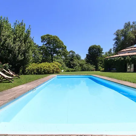 Sleeps 12 Pool Wifi Villa